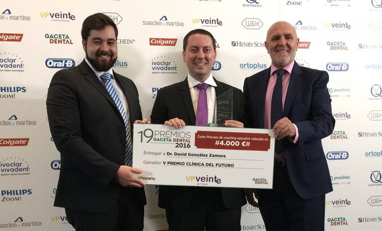 Gaceta Dental reconoce a Smilodon como «Clínica Dental del Futuro 2016». Conoce los detalles del premio y lo que significó para nuestro equipo.