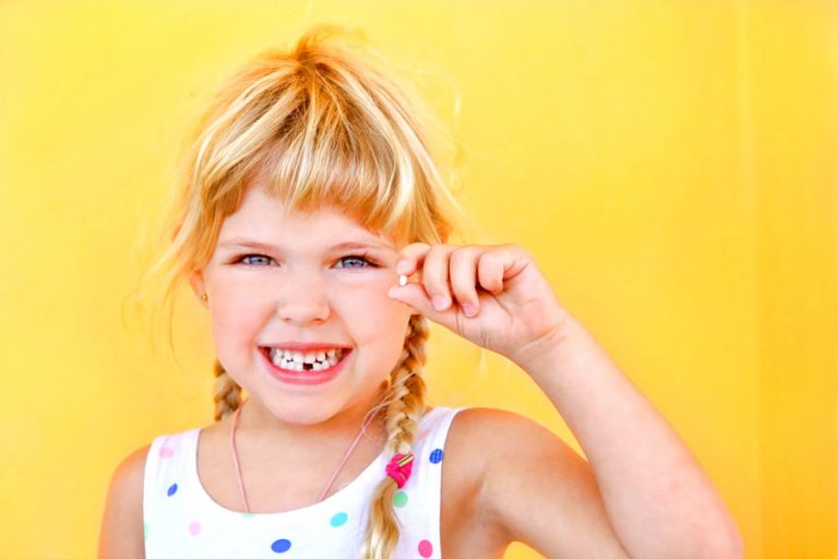 Consejos para padres sobre la erupción dentaria. Clínica SMilodon